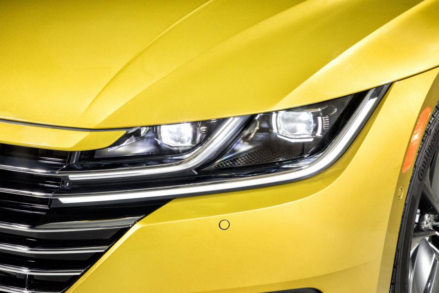 Детали экстерьера Volkswagen Arteon 4Motion 2018 года  (NA) (фото 7 из 41)